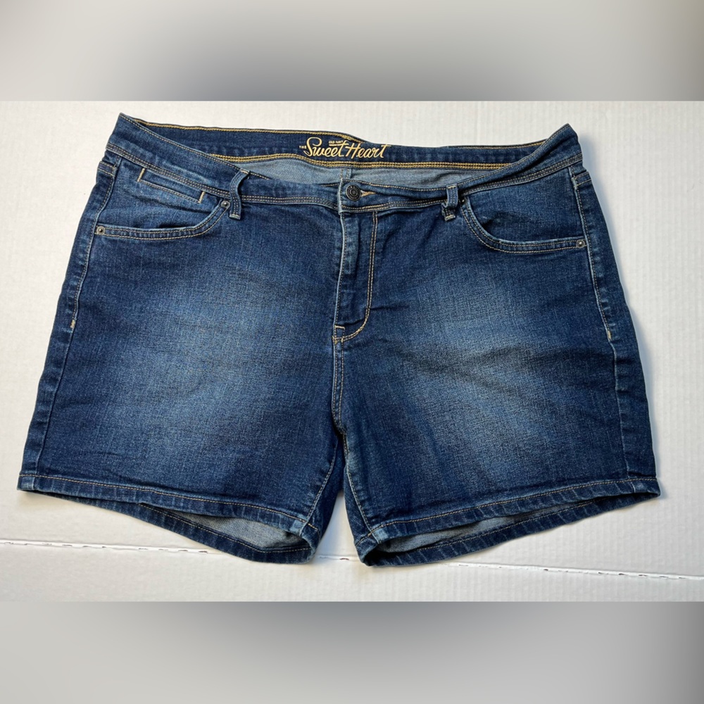 Old navy Women’s Dark Blue Denim Shorts size 16